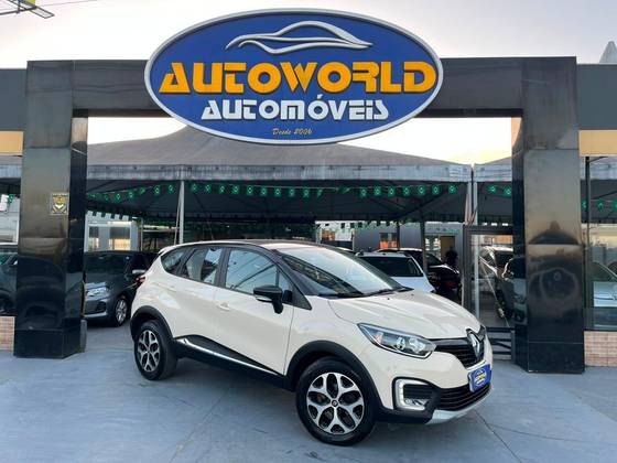 RENAULT CAPTUR 1.6 16V SCE FLEX INTENSE X-TRONIC RENAULT CAPTUR 1.6 16V SCE FLEX INTENSE X-TRONIC